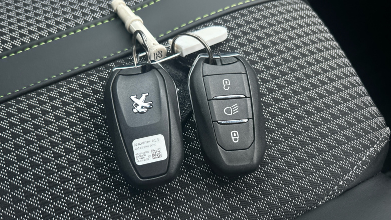 Peugeot 208 1.2 PureTech 100 GT 5dr Petrol Hatchback